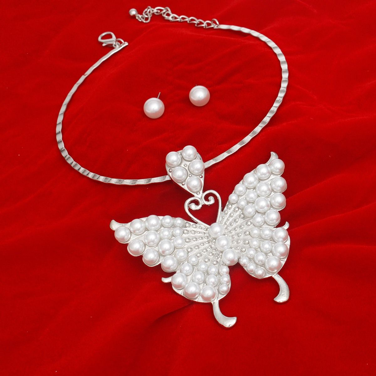 Choker Silver Pearl Butterfly Pendant Necklace